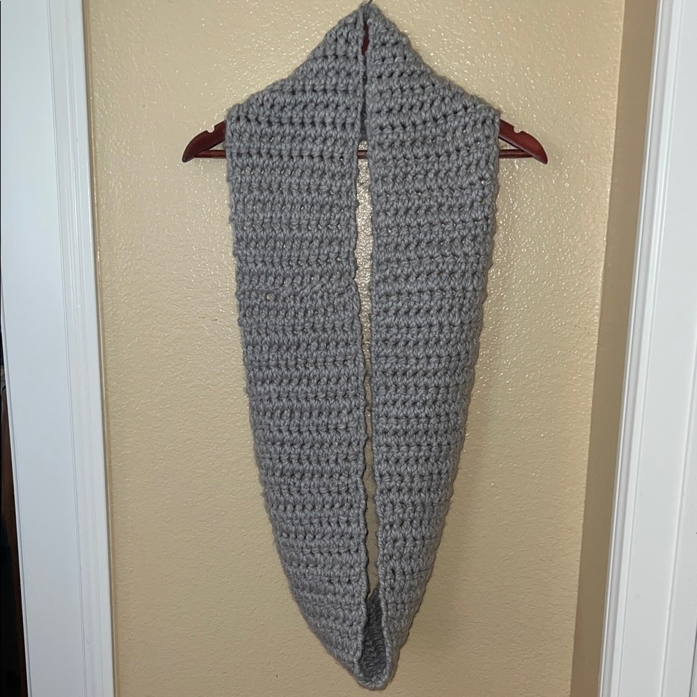 Infinity Raine Gray Knit Scarf